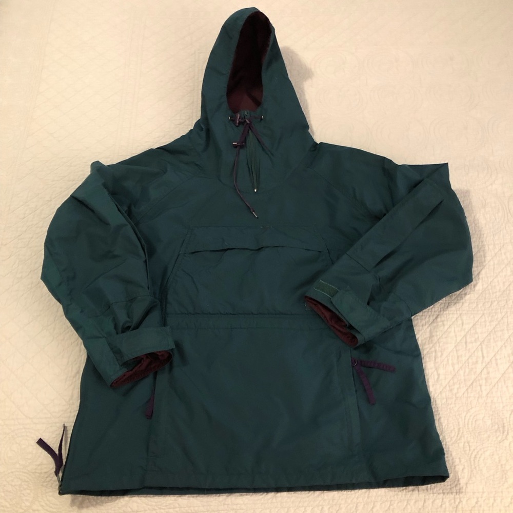 Vintage 80’s Columbia pullover ski shell. Size medium.